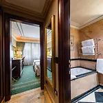 River Chateau Hotel