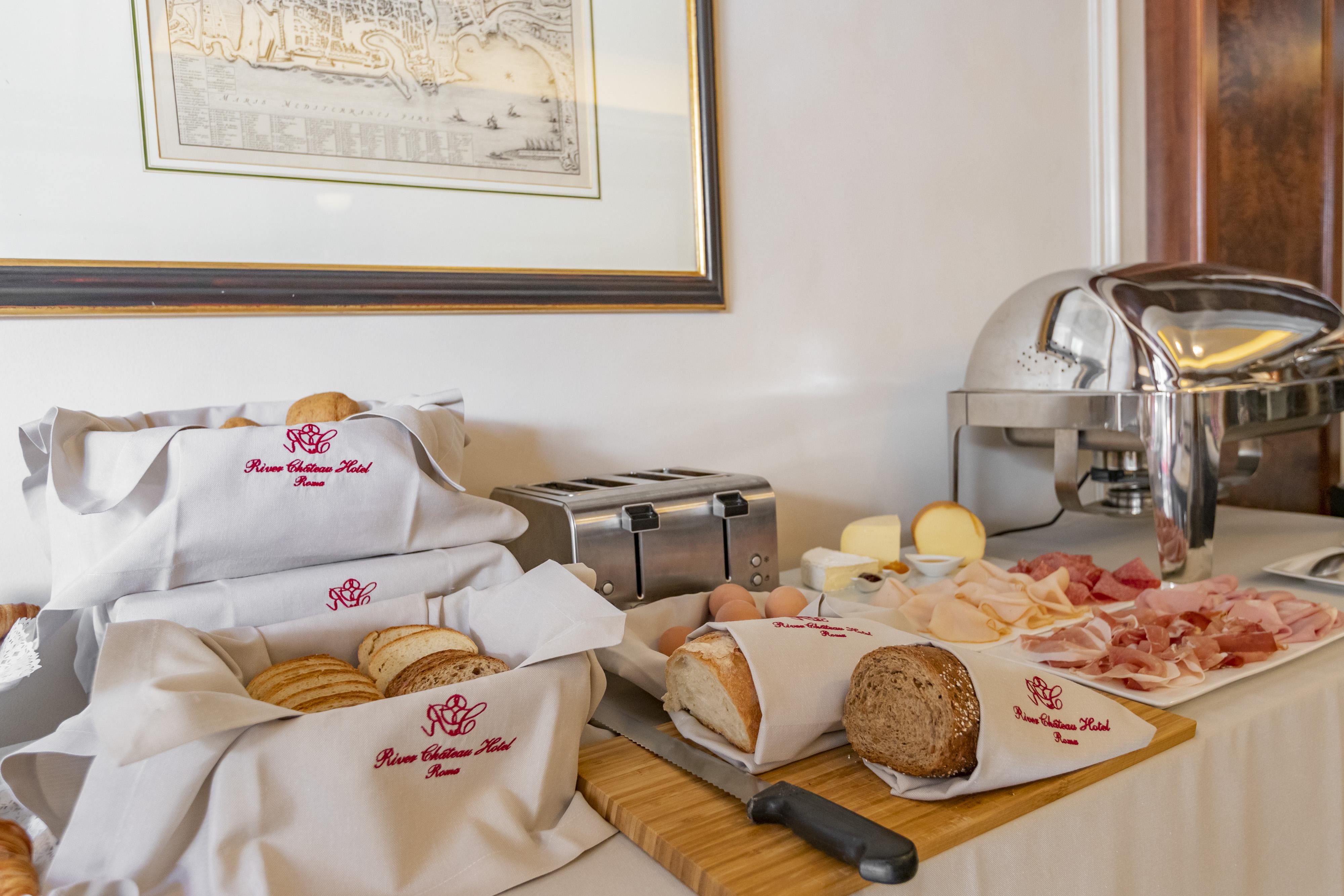 Hotel River Chateau 4*