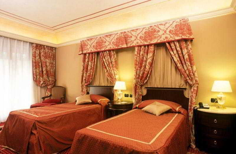 River Chateau Roma